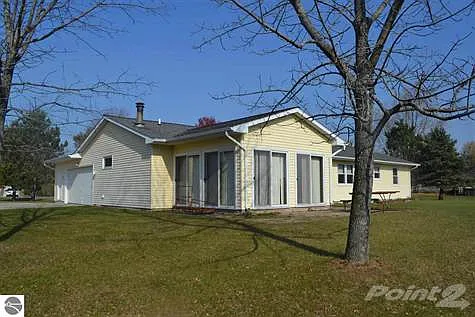 295 Coachman Dr photo 1