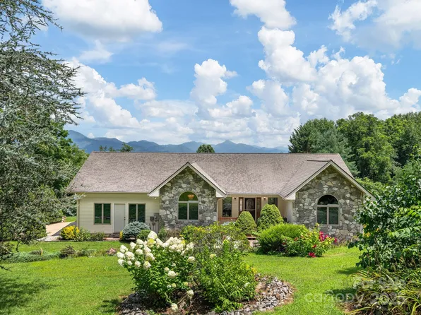 657 Evergreen Farm Cir, Waynesville, NC 28786