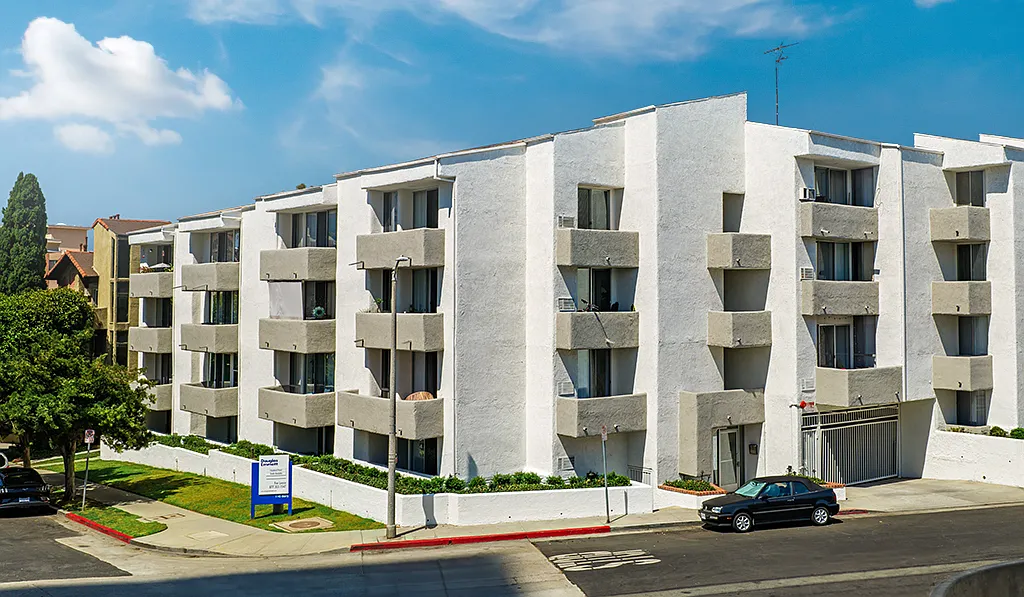 Barry Apartments — Photo 1