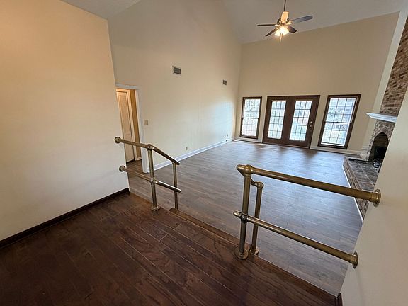 5th image of 2124 Northwood Cir