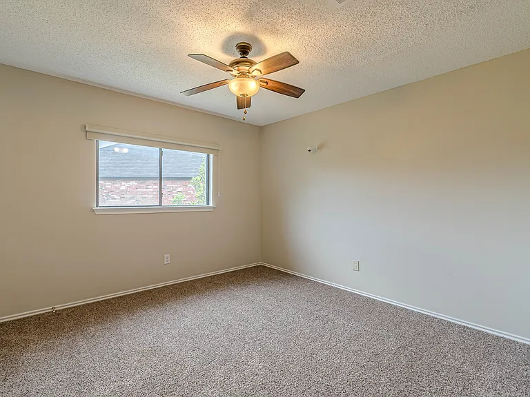 11907 Altamonte Oaks — Photo 30
