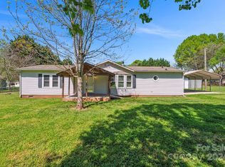 4010 Cadirrac Dr, Mount Holly, NC 28120