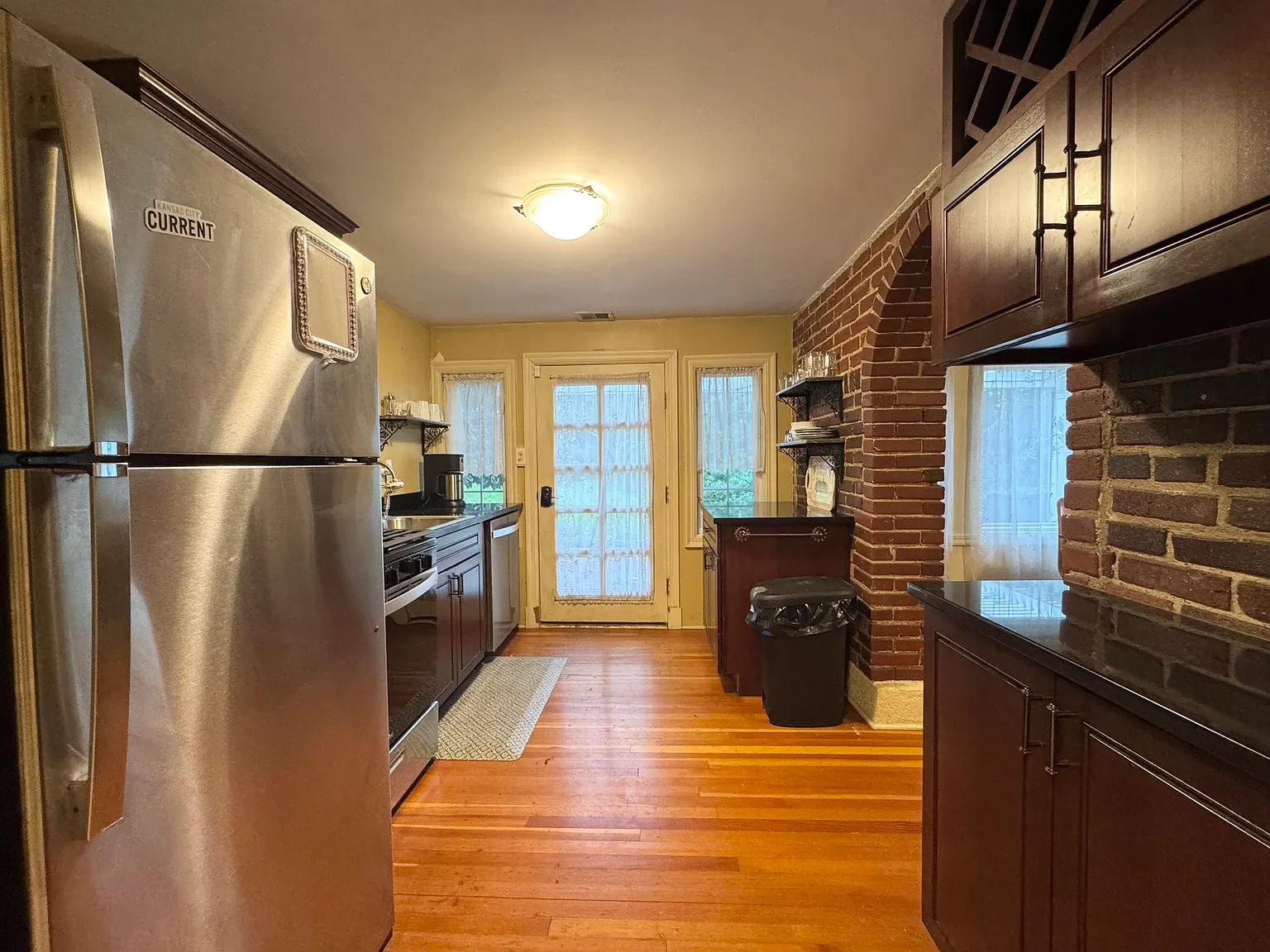 1 bed, 900 sqft, $1,650 — Photo 4