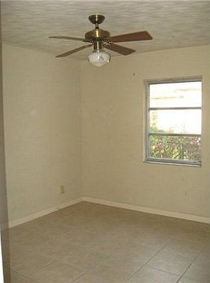 4th image of 311 NE 31st St