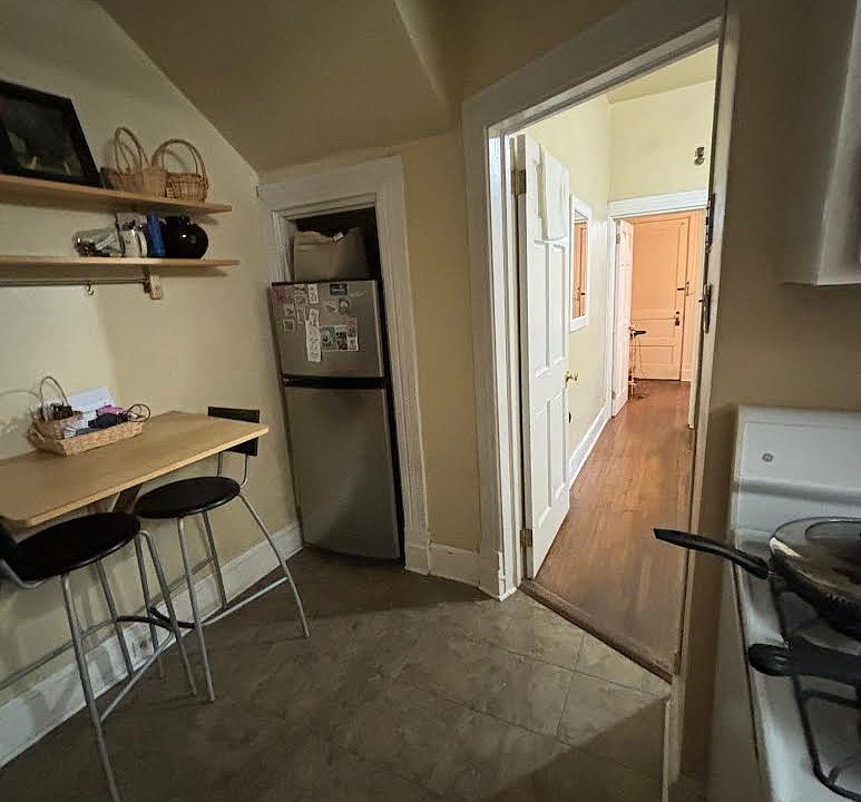 kitchen breakfast nook area