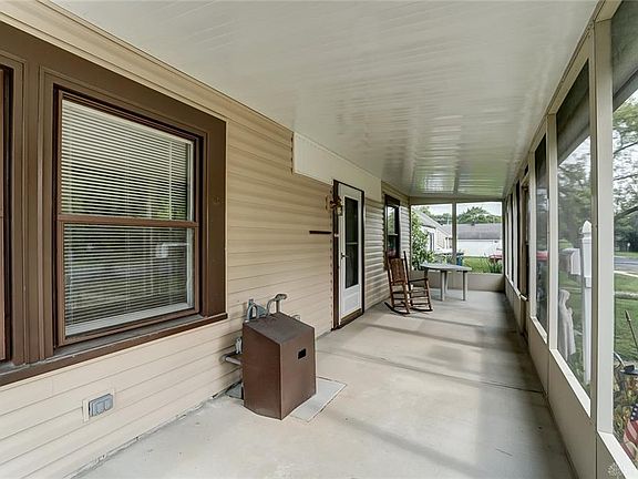5th image of 629 Cosler Dr