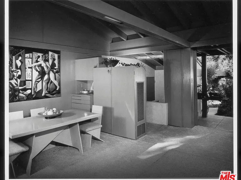 2764 Outpost Dr — Photo 38