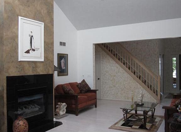 5th image of 35 Fairvale Dr