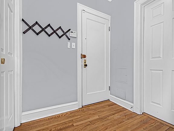 5th image of 7639 N Eastlake Ter APT 1B