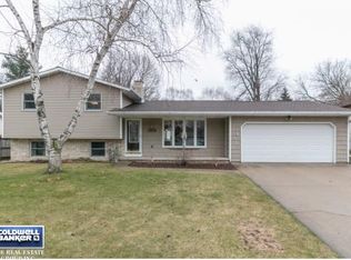 2489 He Nis Ra Ln, Green Bay, WI 54304