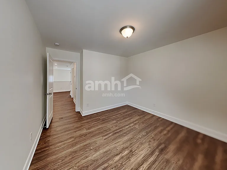 5823 Zurich Rd — Photo 26