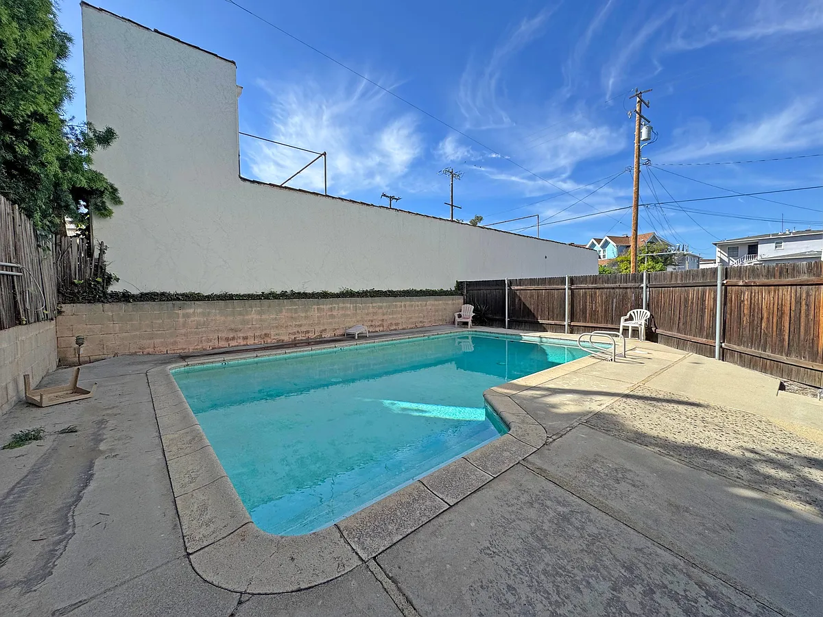 Building Photo - 1009 N Garfield Ave #2
