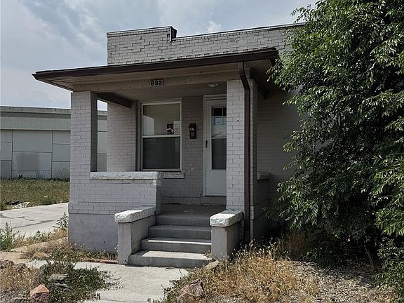 3rd image of 831 and 833 S Lincoln Street