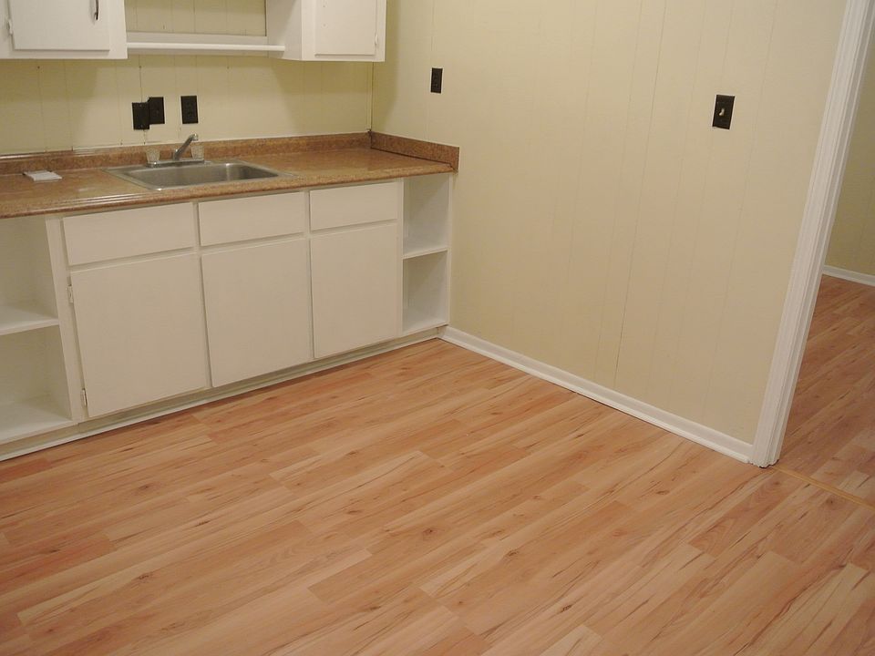 2nd image of 218 E 41st St