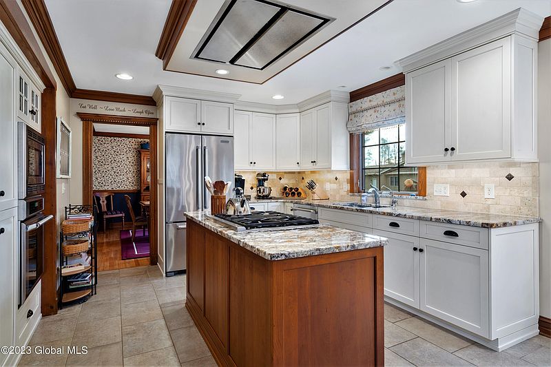 4th image of 20 Valleywood Drive