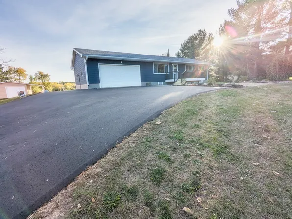 771 McCutcheon Rd #B, Hudson, WI 54016