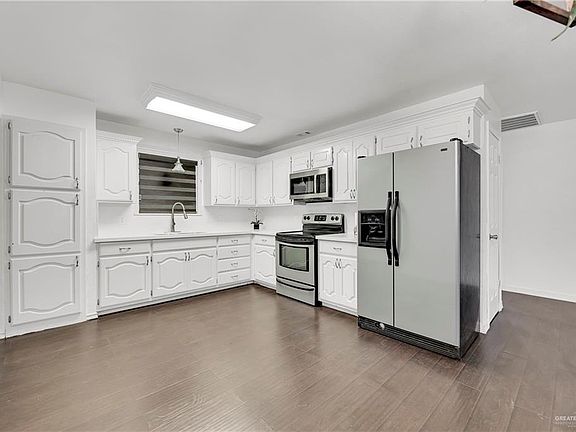 4th image of 3700 Rogers Ln