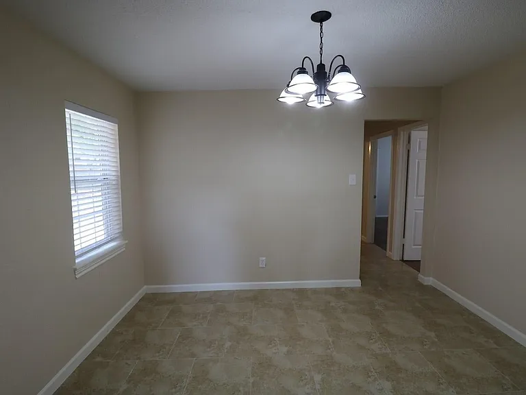 609 Circle Way — Photo 9