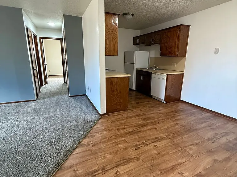Fox Valley Apartments — Photo 30