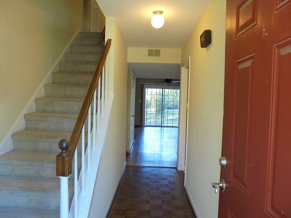 2nd image of 652 Willow Creek Dr