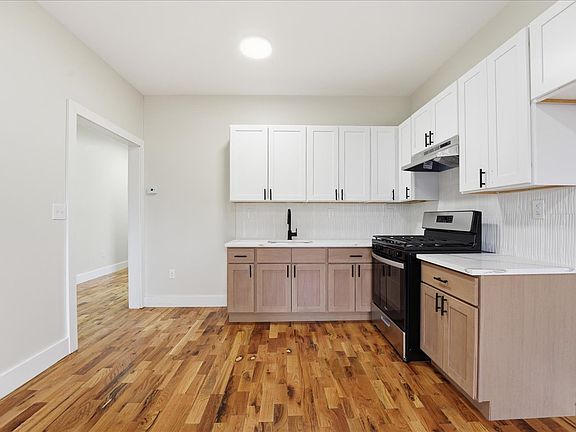 4th image of 112-114 N Walnut St #4D