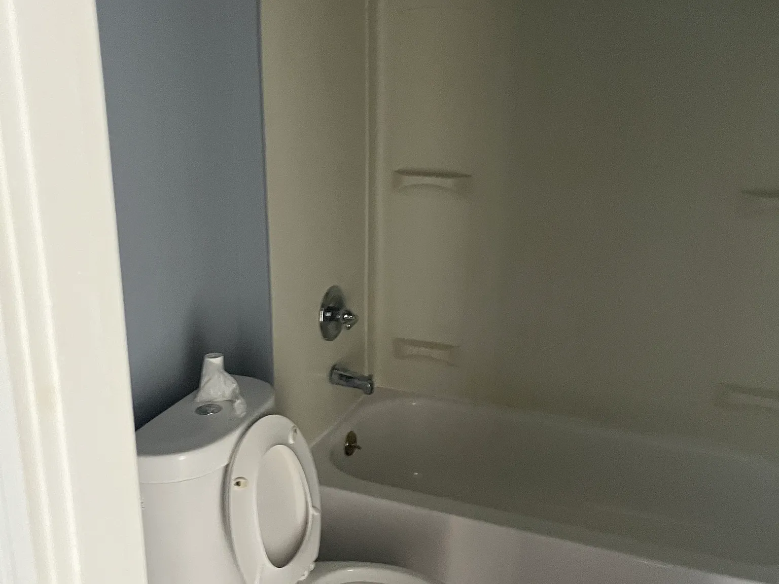 2 bed, 1100 sqft, $1,250 — Photo 4