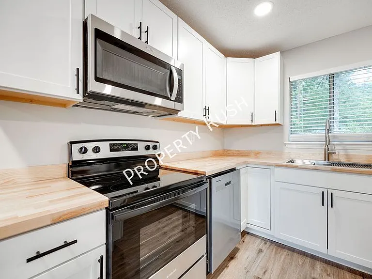 2323 Green Forest Dr #A — Photo 12