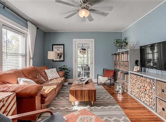 4th image of 4317 Mercier St APT 2S