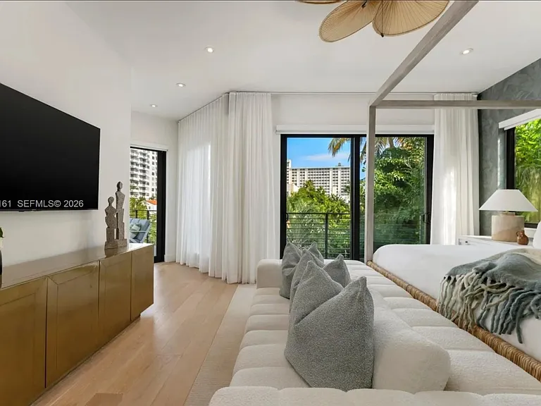 2801 Flamingo Dr — Photo 34