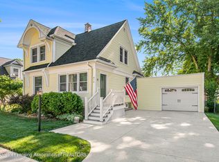 816 6th Ave, Lake Odessa, MI