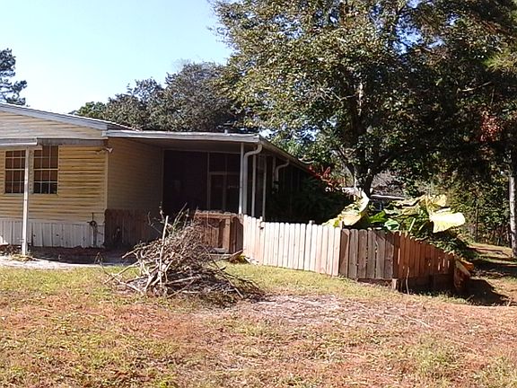 3rd image of 224 Tarpon Blvd