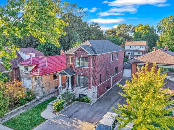 254 John St, Toronto, ON M9N 1K2