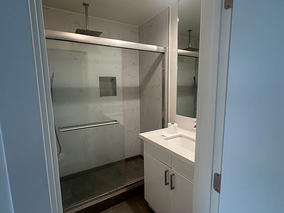 4th image of 8227 Blackburn Ave APT 4