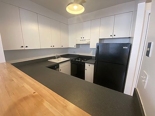 4th image of 191 7th Ave APT 3W