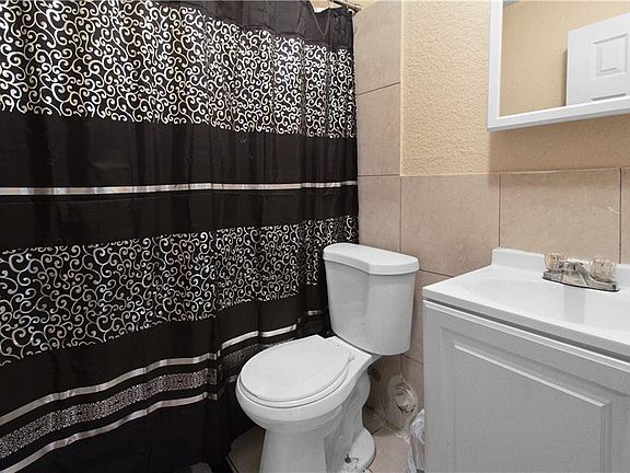5th image of 1305 NW 2nd Avenue
