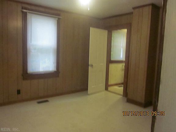 3rd image of 1112A Hoover Ave