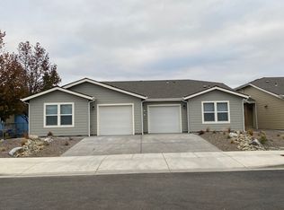 1841 Hubbard Ln #1, Grants Pass, OR 97527