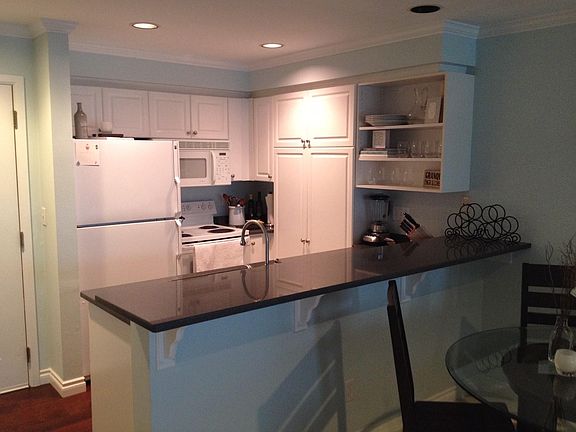 4th image of 1417 Queen Anne Ave N Suite 101