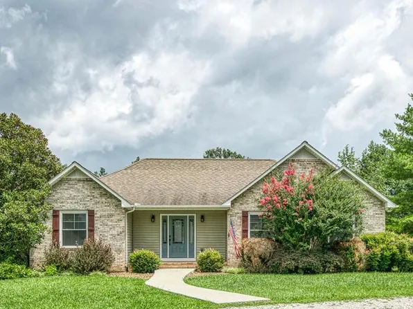 3417 Riveroaks Dr, Cookeville, TN 38506