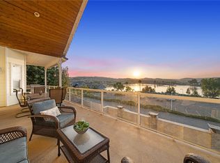 22300 Loch Lomond Dr, Canyon Lake, CA 92587