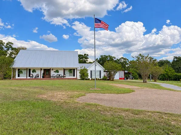 37 Howard Hill Rd, Soso, MS 39480