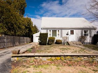 6 Sylvan Ter, Newport, RI 02840