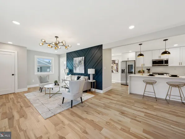 2414 Phillips Dr, Alexandria, VA 22306
