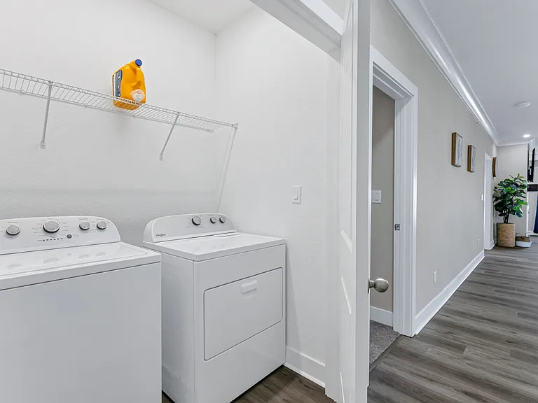 514 22nd St #300 — Photo 31