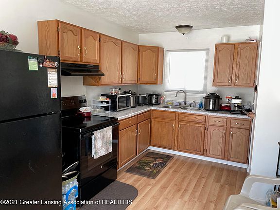 4th image of 3726 Seaway Dr