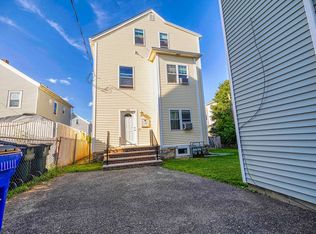 192-196 Snell St, Fall River, MA 02721