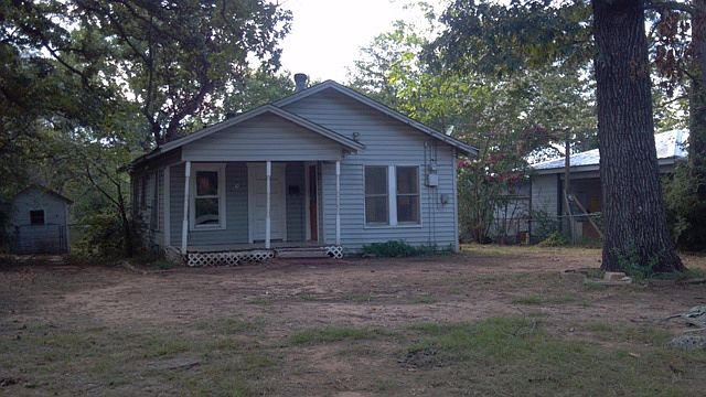 2nd image of 385 29th St NE