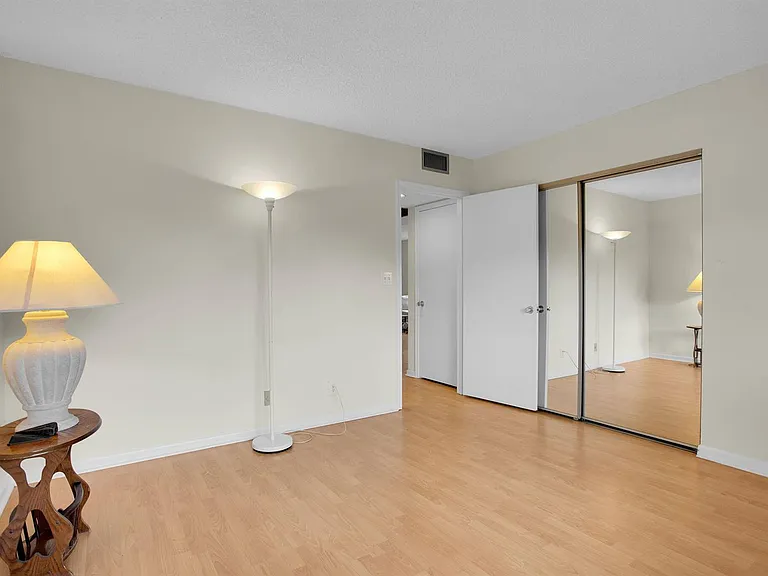 1605 Abaco Dr #M4 — Photo 14