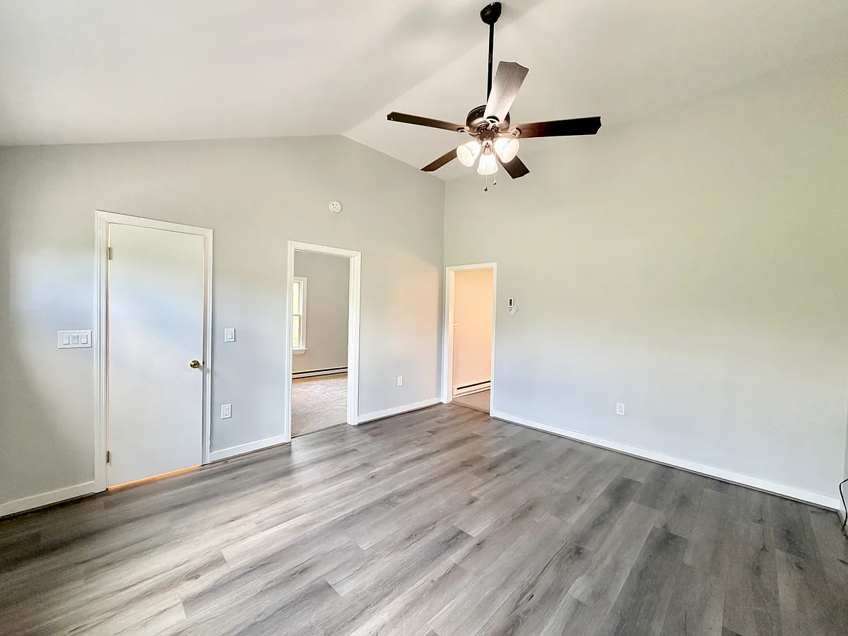 Building Photo - 99 Municipal Dr #1B