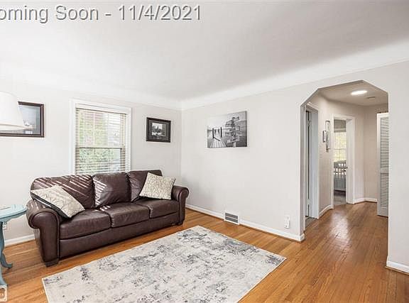 4th image of 22105 California St
